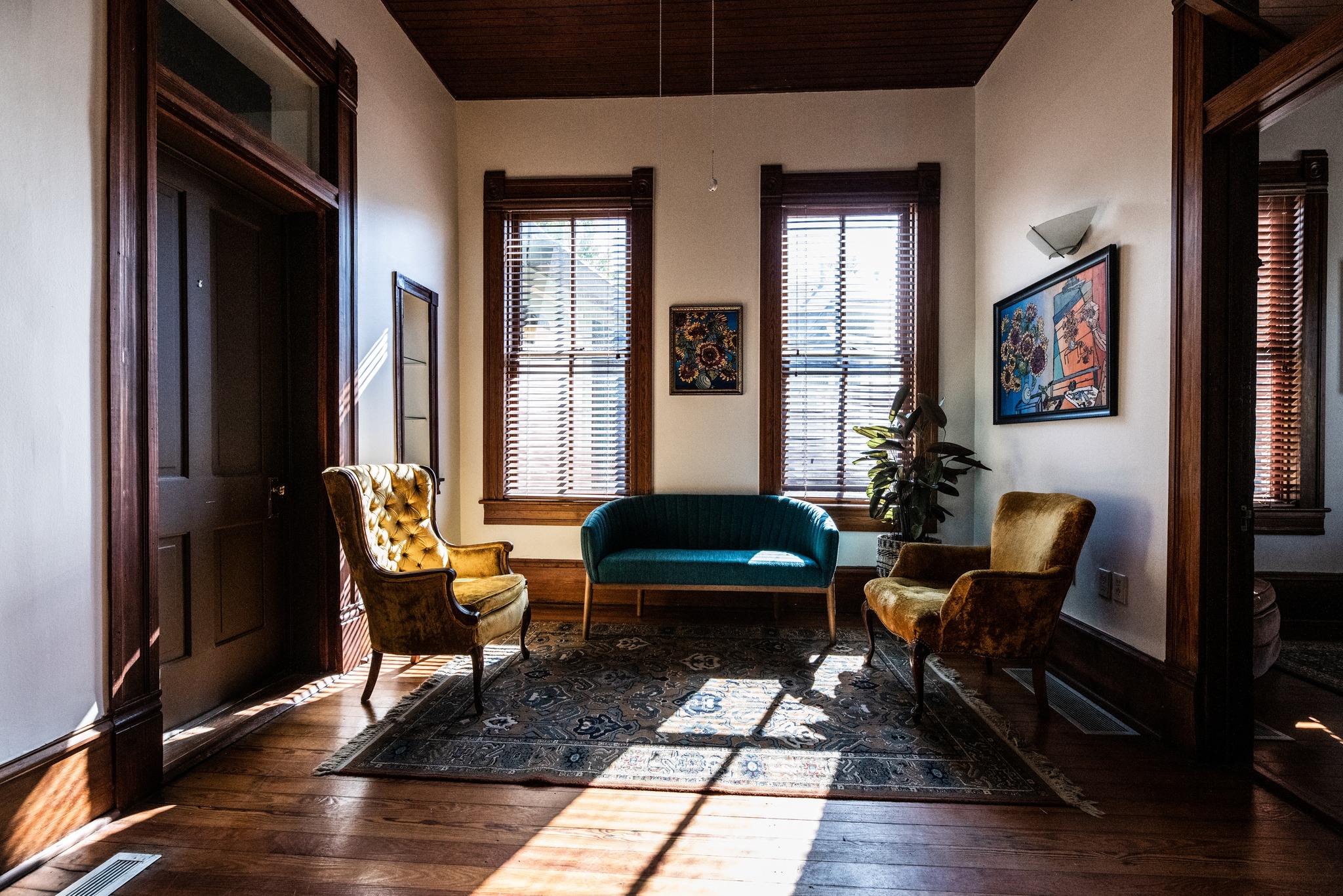 VintageBookstoreAndWineBar